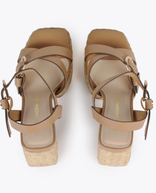 LOLA CASADEMUNT LS2505042 Sandalia de tacón en efecto fibra natural con tira MARRON - Imagen 4