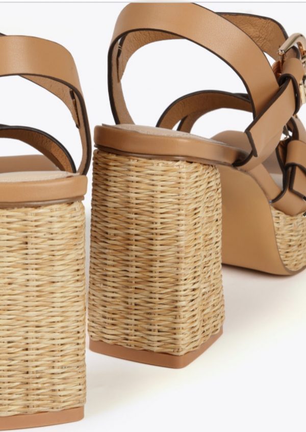 LOLA CASADEMUNT LS2505042 Sandalia de tacón en efecto fibra natural con tira MARRON - Imagen 5