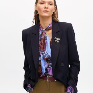 LOLA CASADEMUNT Americana raya diplomática con detalle joya en solapa NAVY MF2502001