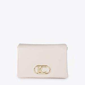 LOLA CASADEMUNT LF2504003 Bandolera efecto piel con tres compartimentos y solapa. CRUDO