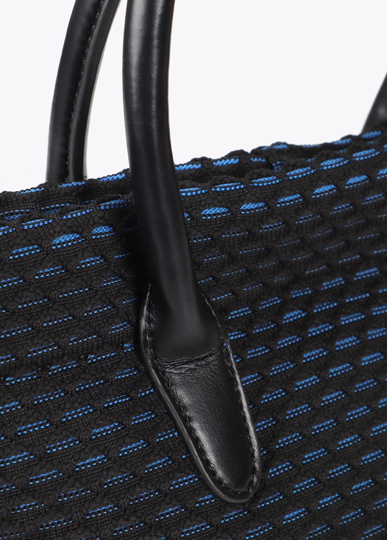 LOLA CASADEMUNT LF2504078 Bandolera tejido rejilla interior azul NEGRO-AZUL - Imagen 3