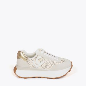 LOLA CASADEMUNT LF2505034 Deportiva con detalle de tachas metalizadas CRUDO