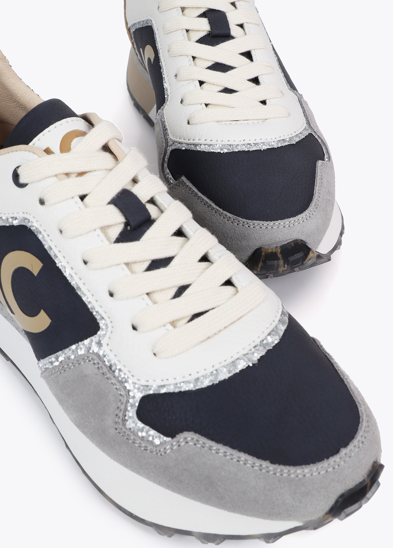 LOLA CASADEMUNT LF2505003 Deportiva con suela personalizada y estampado animal y detalles en piel GRIS OSCURO - Imagen 3