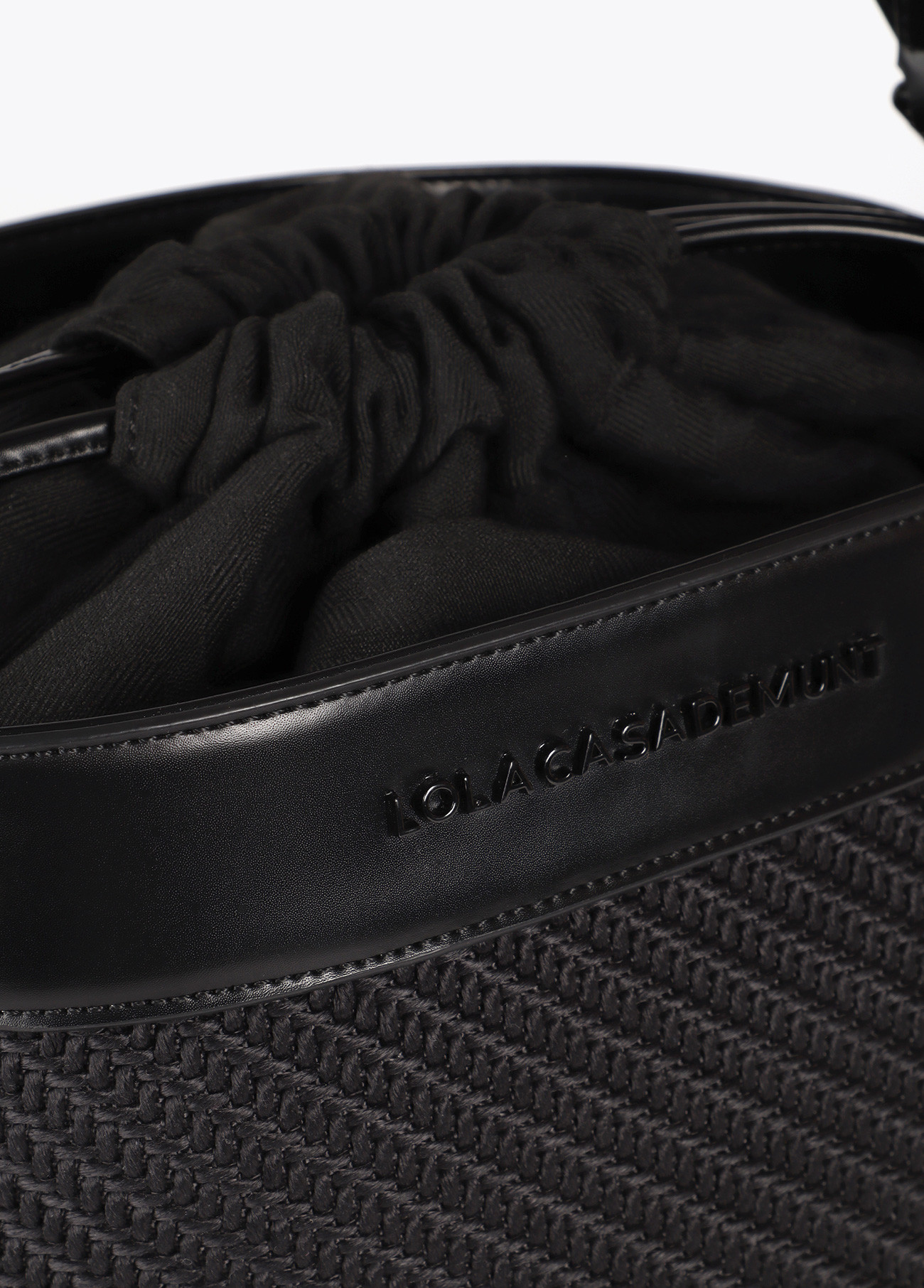 LOLA CASADEMUNT LF2504023 Bolso hobo combinado tejido y efecto piel NEGRO - Imagen 2