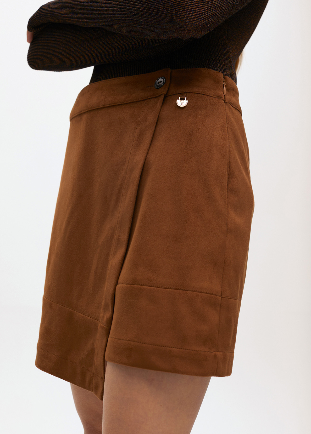 LOLA CASADEMUNT LF2508002 Falda antelina abertura mini MARRON - Imagen 4