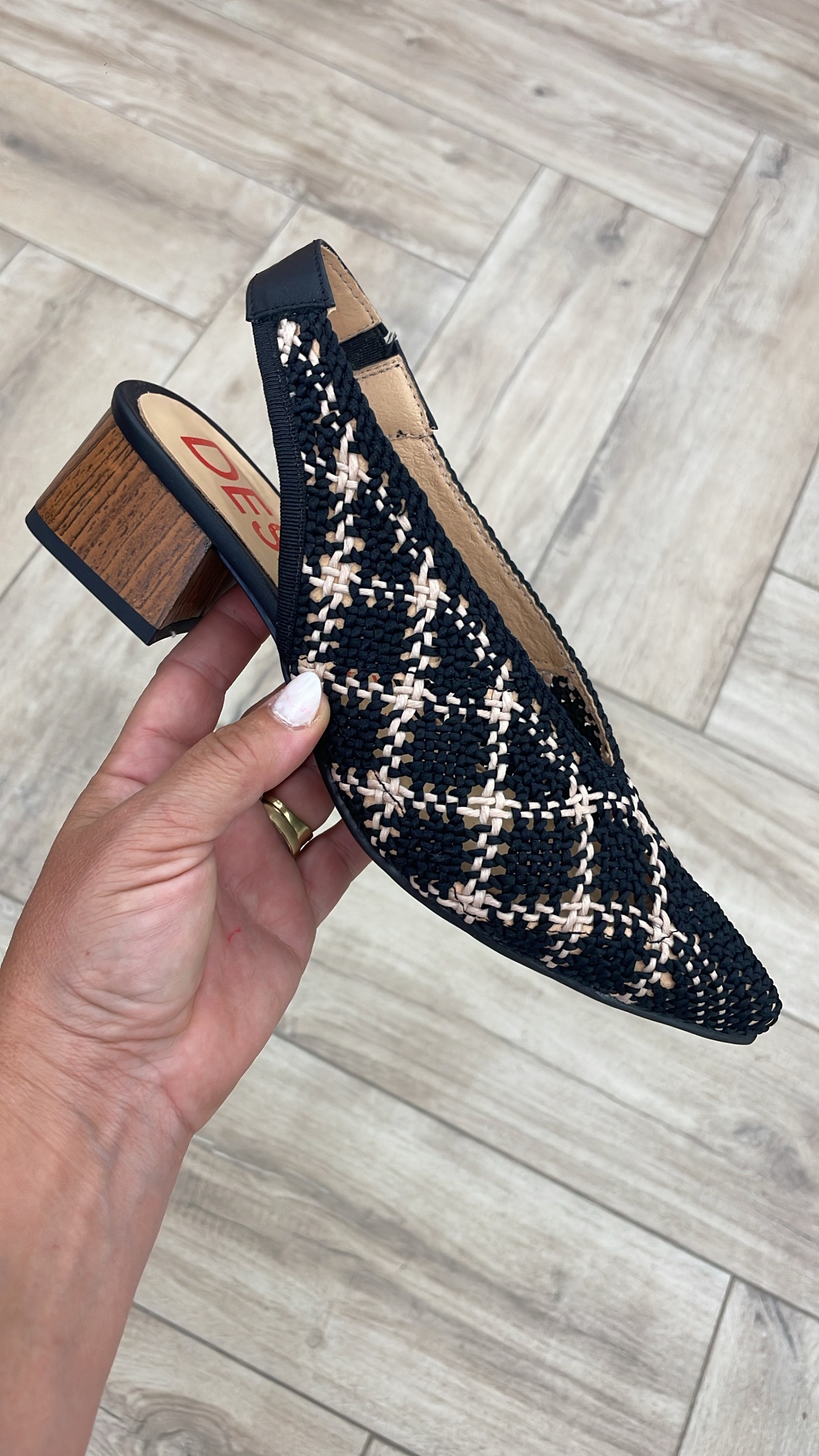 Desiree PRAGA7 Destalonado trenzado con tacon 4 cm COMBINADO NEGRO