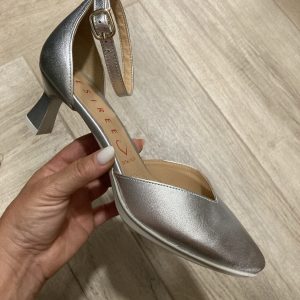 Desiree MACA3 Zapato puntera y talon con pulsera tacon 4,5 STAR PLATA