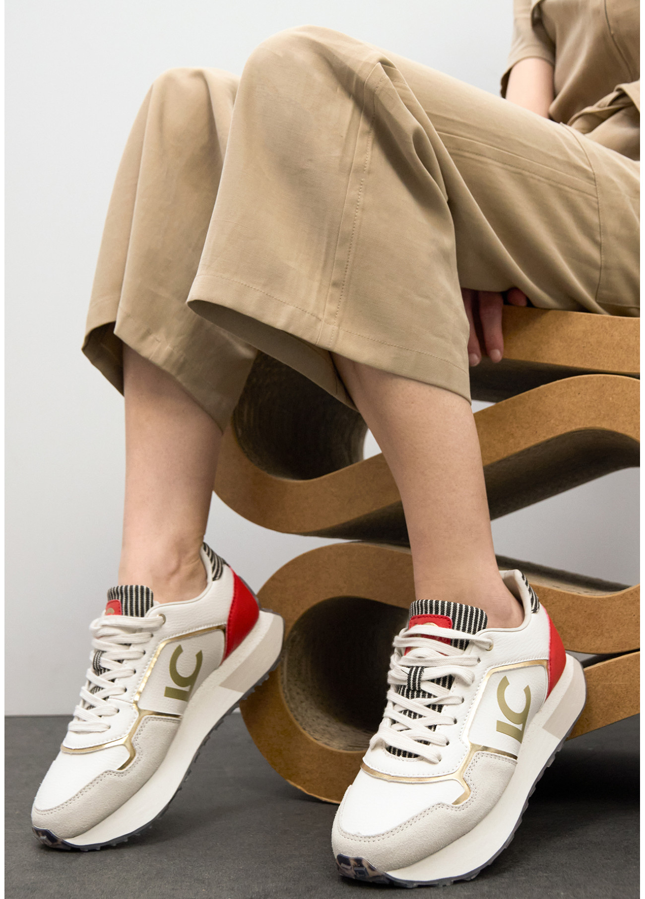 LOLA CASADEMUNT LS2605062 Deportiva con plataforma tricolor en tejidos combinados y detalles en piel CRUDO-GRIS - Imagen 4