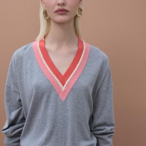 LOLA CASADEMUNT MS2611001 Jersey cuello pico con trenza GRIS