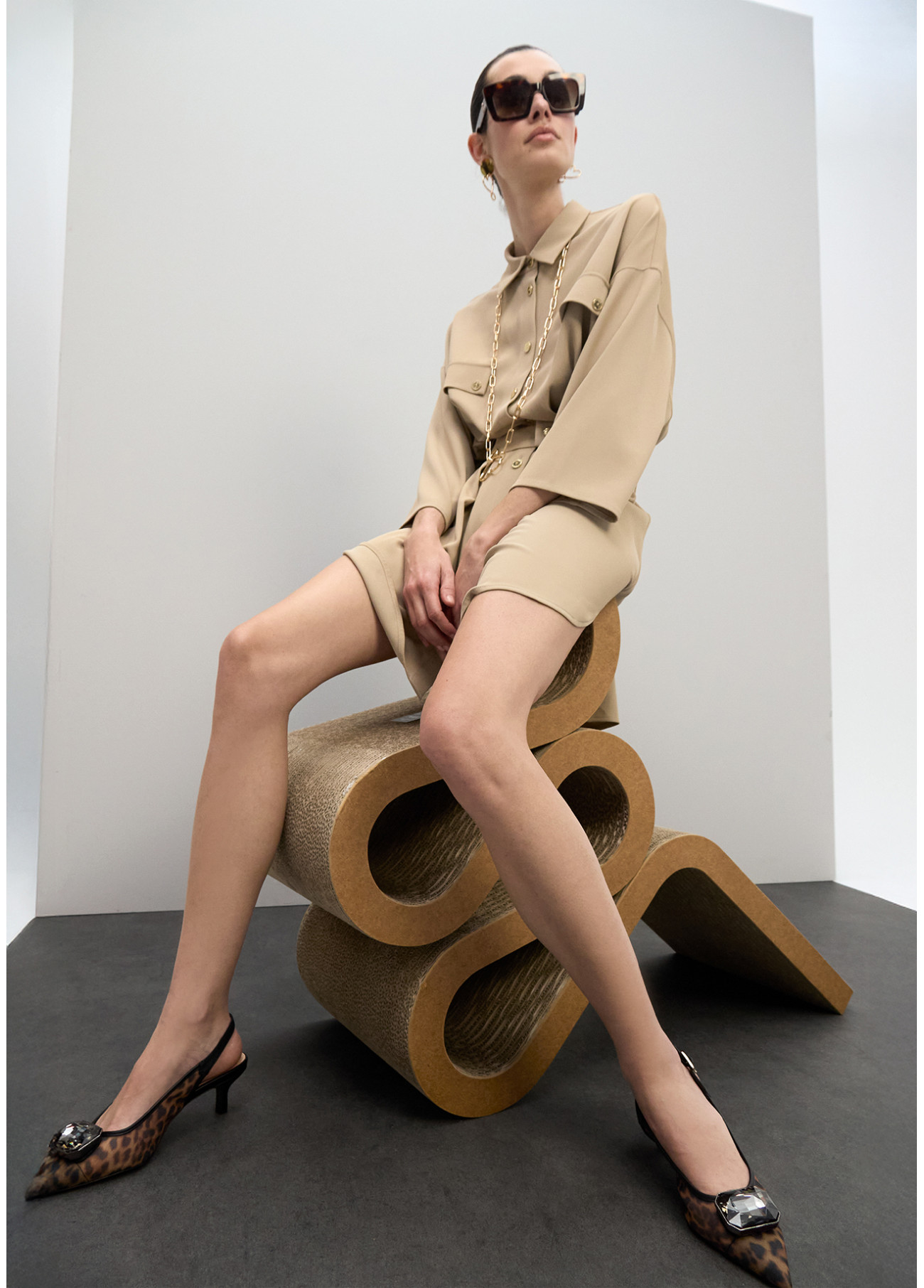 LOLA CASADEMUNT LS2605048 Zapato tacón en rejilla de animal print con detalle cristal MARRON-NEGRO - Imagen 3