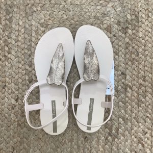 IPANEMA IP 83774 IPANEMA CLASS FLORA SANDAL FEM BN483 BEIGE/GOLD