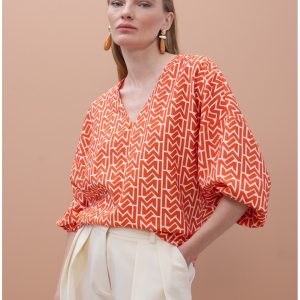 LOLA CASADEMUNT MS2615035 Blusa satinada escote pico logo M CRUDO-NARANJA