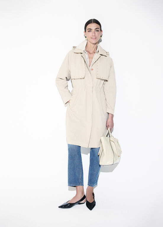 LOLA CASADEMUNT LF2601005 Trench con detalle tachas PIEDRA - Imagen 6